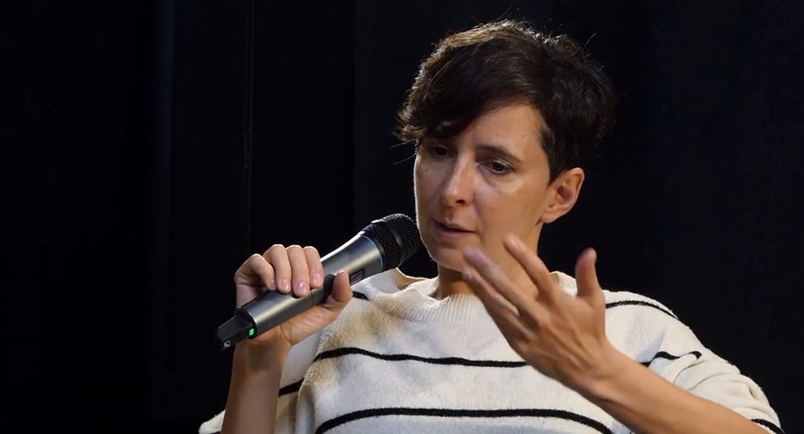 TV Republika zakpiła z decyzji sądu ws. aktywistki. SMS-y znów na antenie