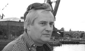 Mirosław Krawczyk nie żyje. Aktora i tatę Mikołaja Krawczyka pożegnali przyjaciele z teatru:  "Na scenie oczarowywałeś szczerością"