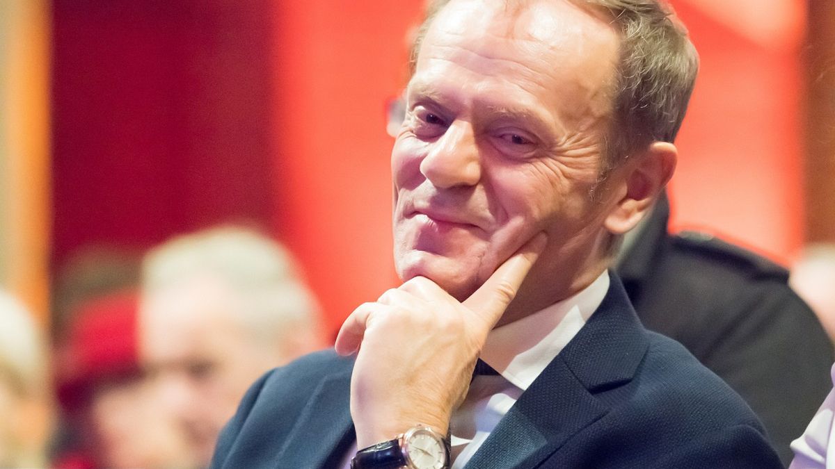 Donald Tusk skomentował doniesenia nt. szczepionki na Twitterze
