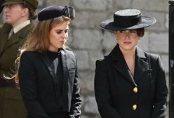 Wnuczki królowej wyszły przed końcem. Wszyscy odwracali głowy