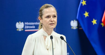 Media o wiceminister zdrowia: Ukrywa swój dyplom z Collegium Humanum