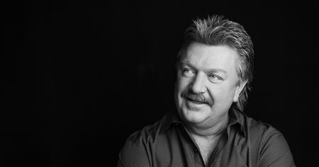 Koronawirus na świecie. Nie żyje Joe Diffie, gwiazda muzyki country