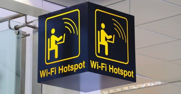 Poradnik: Bezpieczne połączenie z publicznym Wi-Fi