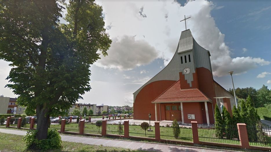 Kartki świąteczne proboszcz parafii rozsyła już od 20 lat.