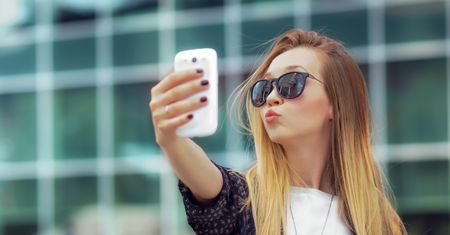 W Polsce przybywa influencerów. Eksperci: Handel musi być szczególnie ostrożny, bo pułapek jest wiele