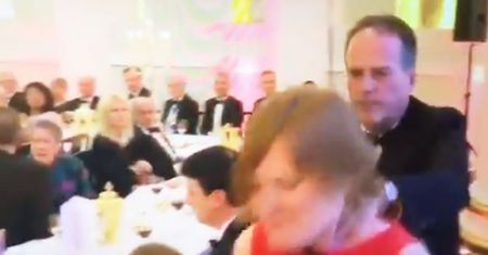 Brytyjski minister zawieszony. Wdał się w szarpaninę z aktywistką