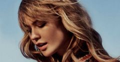 Behati Prinsloo w kampanii domu mody Tommy Hilfiger