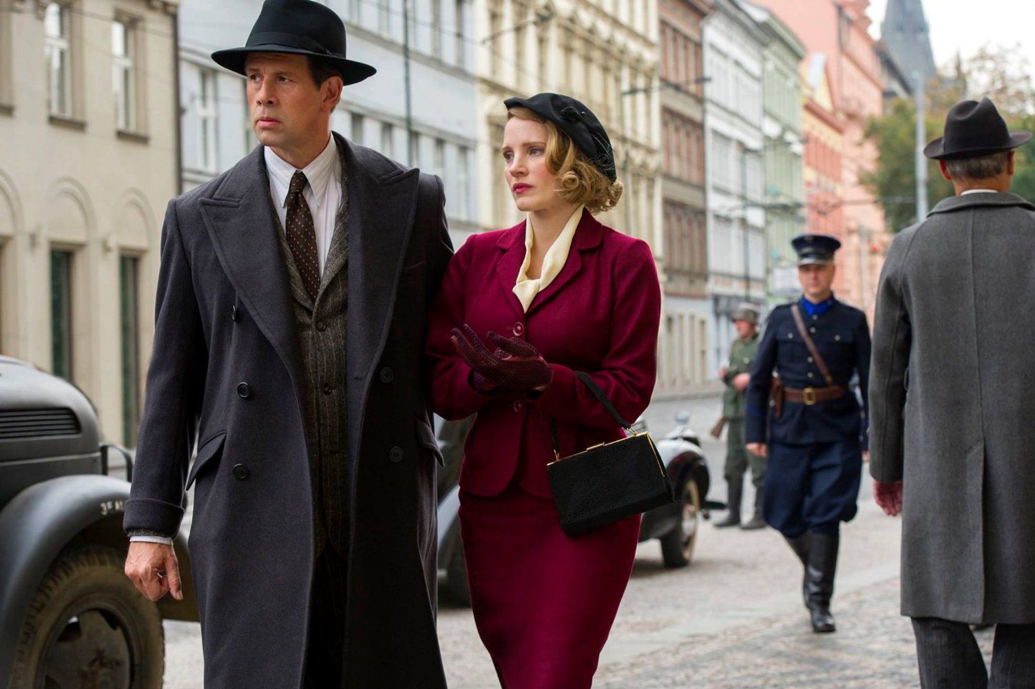 Johan Heldenbergh i Jessica Chastain jako Jan i Antonina Żabińscy