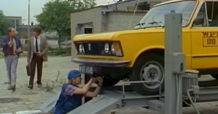 Dopasuj auto do filmu. Mistrz trafi 10 razy