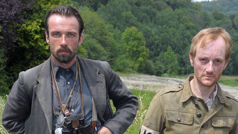 Aktorzy Lucas Gregorowicz i Michael Ihnow podczas kręcenia kontrowersyjnej sceny w 2011 r.