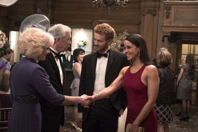 Nowe kadry z filmu "Książe Harry i Meghan: miłość wbrew regułom",