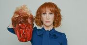 Kathy Griffin pozuje z zakrwawioną głową Donalda Trumpa. Poniesie surowe konsekwencje