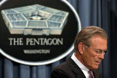 Bush popiera Rumsfelda mimo "okropnej sytuacji"