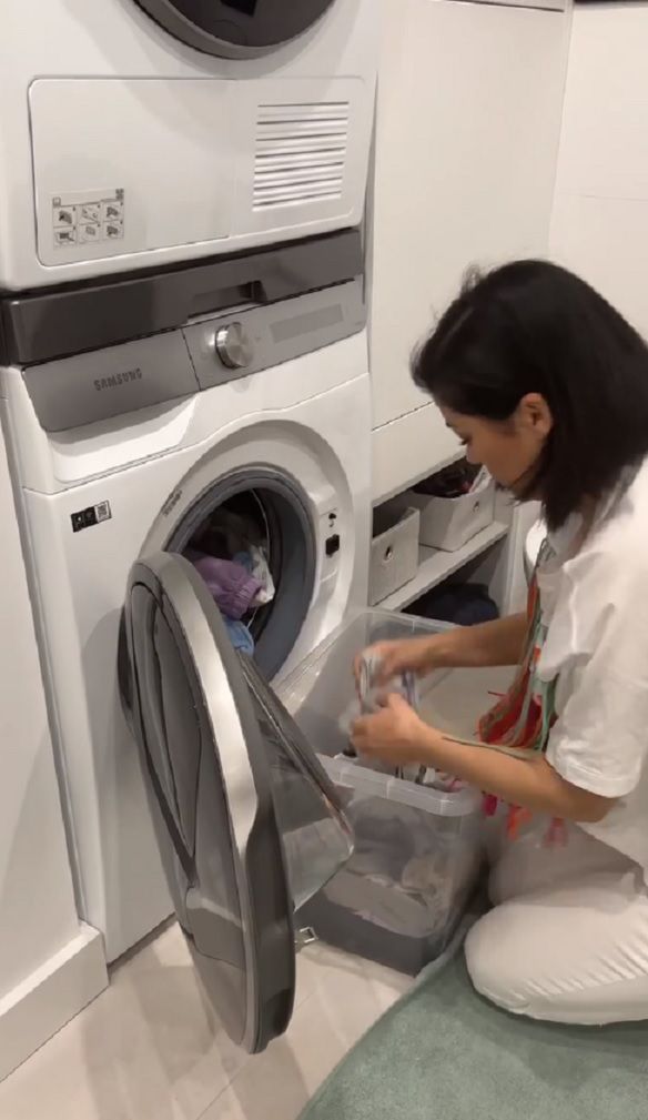 Katarzyna Cichopek sprząta mieszkanie