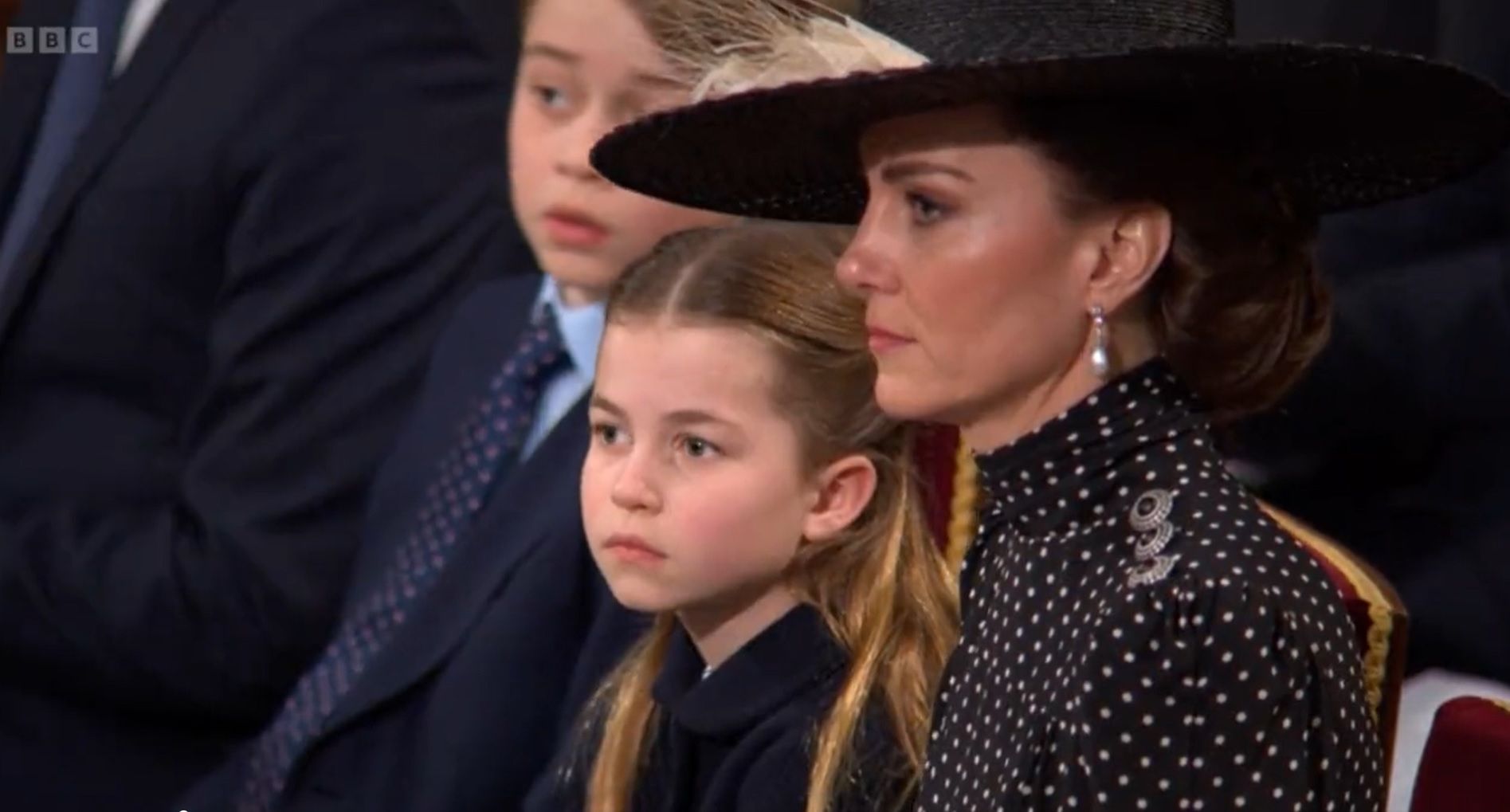 Księżniczka Charlotte stroi miny na mszy za księcia Filipa