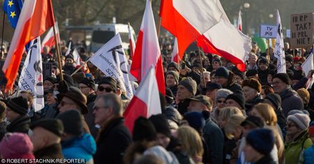 "3 razy weto". Demonstracja przed Pałacem Prezydenckim