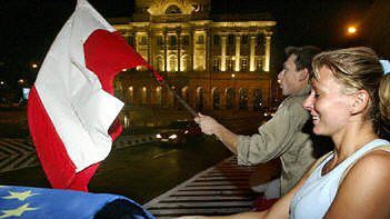 Warszawiacy świętują "tak" w referendum