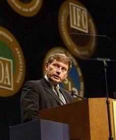 Balcerowicz prosi prezydenta o interwencję ws. komisji bankowej