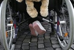 Niepełnosprawni w kolejce po wózek