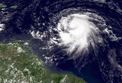 Huragan Dean osiągnął prędkość 230 km na godzinę