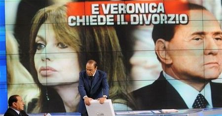 Plakaty z żoną Berlusconiego jako kandydatką opozycji