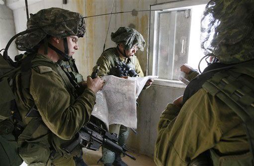 Izraelskie wojska na przedmieściach Gazy