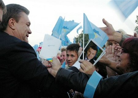 W Kijowie stanęły namioty Partii Regionów