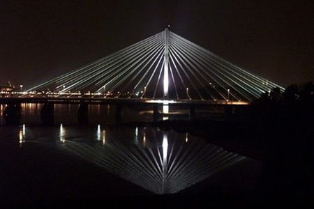 Za zaległe stolicy rachunki można by wybudować nowy most