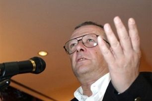 Sąd: b. doradca J. Kaczyńskiego ma przeprosić Michnika