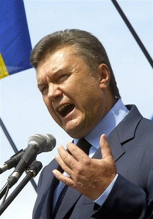 Wybory na Ukrainie wygrałaby partia Janukowycza