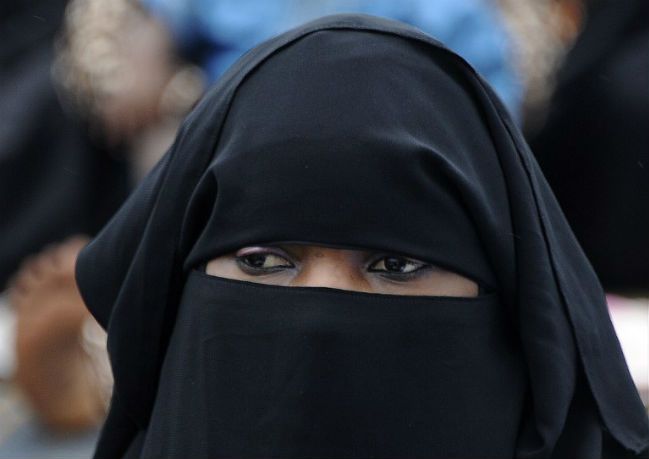 Raport: kobiety dołączające do IS to nie są naiwne dziewczęta