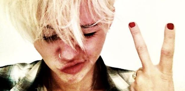 Miley Cyrus wciąż chwali się nową fryzurą FOTO