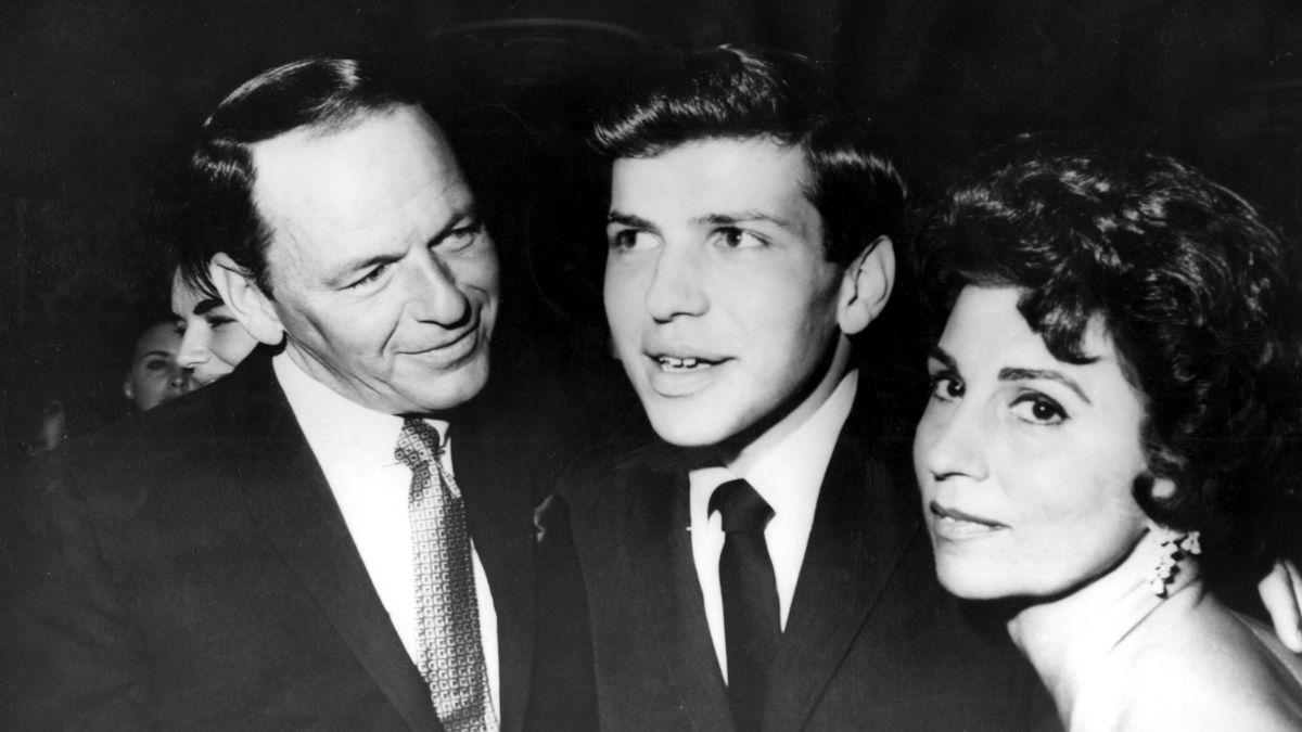 Frank Sinatra, Frank Sinatra Jr, Nancy Sinatra w 1963 roku