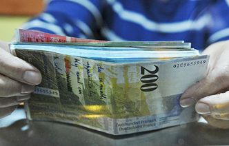 Kurs franka przebił cztery złote. Raty znowu pójdą w górę