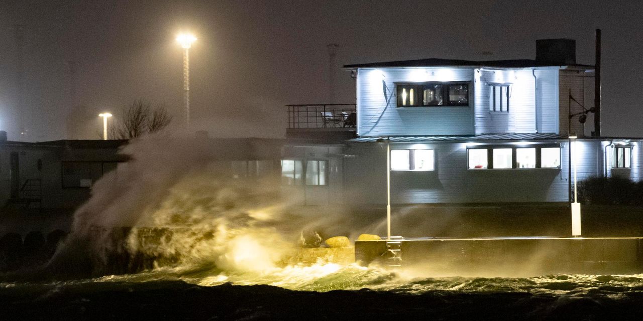 Huragan Alfrida pustoszy Szwecję. Tysiące domów bez prądu