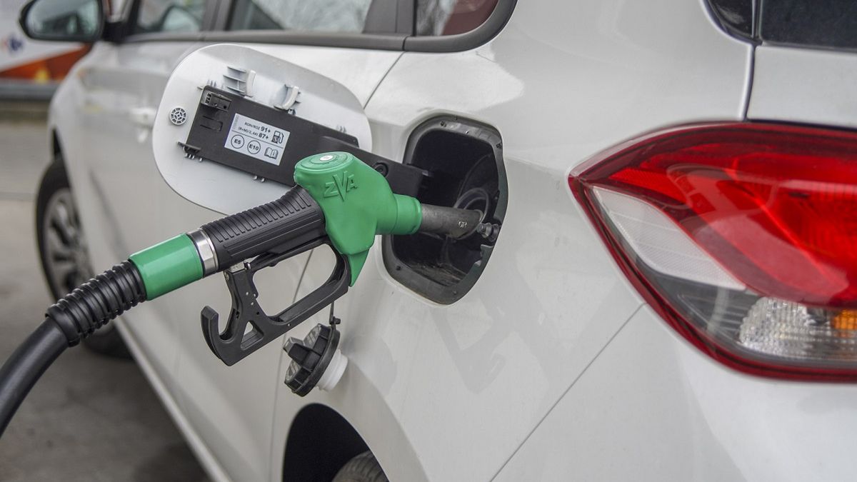 Zmniejszenie wydobycia ropy naftowej zwiększy ceny paliw na stacjach? Analitycy odpowiadają