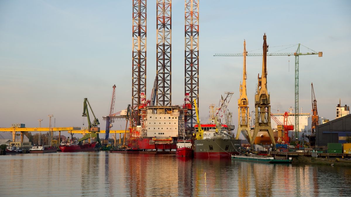 Ceny ropy naftowej  w 2018 r. zanotowały największy spadek w przeciągu ostatnich trzech lat. Według prognoz taka sytuacja ma się utrzymać również w 2019 r.