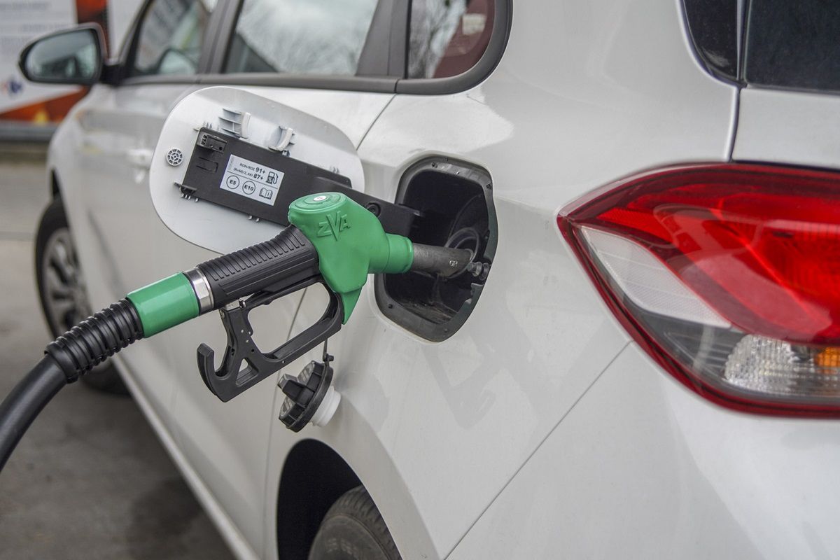 Zmniejszenie wydobycia ropy naftowej zwiększy ceny paliw na stacjach? Analitycy odpowiadają