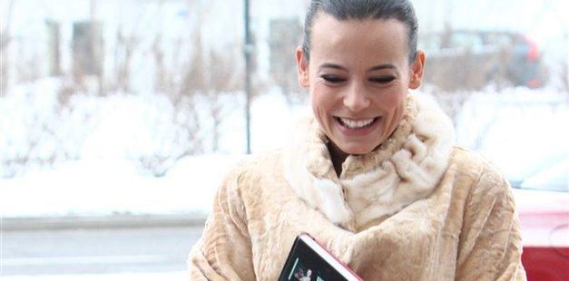 Dżoana zobacz! Ania Mucha znowu w futrze