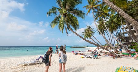 Aresztowana za bikini na plaży. Policja zabrała kobietę siłą z rajskiej plaży