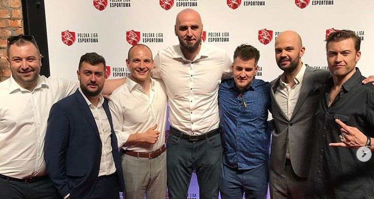 Gortat jak Lewandowski. Też idzie w gry, ale wybrał e-sport