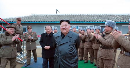Kim Dzong Un o wystrzeleniu pocisków: "udowodniliśmy wyższość wojskową"