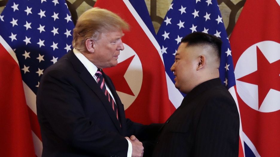 Donald Trump i Kim Dzong Un spotkali się pod koniec lutego na szczycie w Hanoi