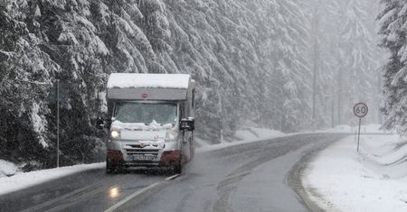 Beskidy. Zagrożenie lawinowe na Babiej Górze