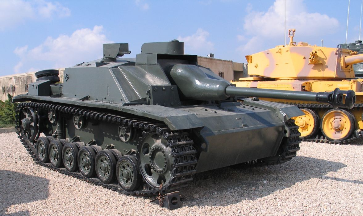 Działo StuG III Ausf. G w muzeum w Latrun 