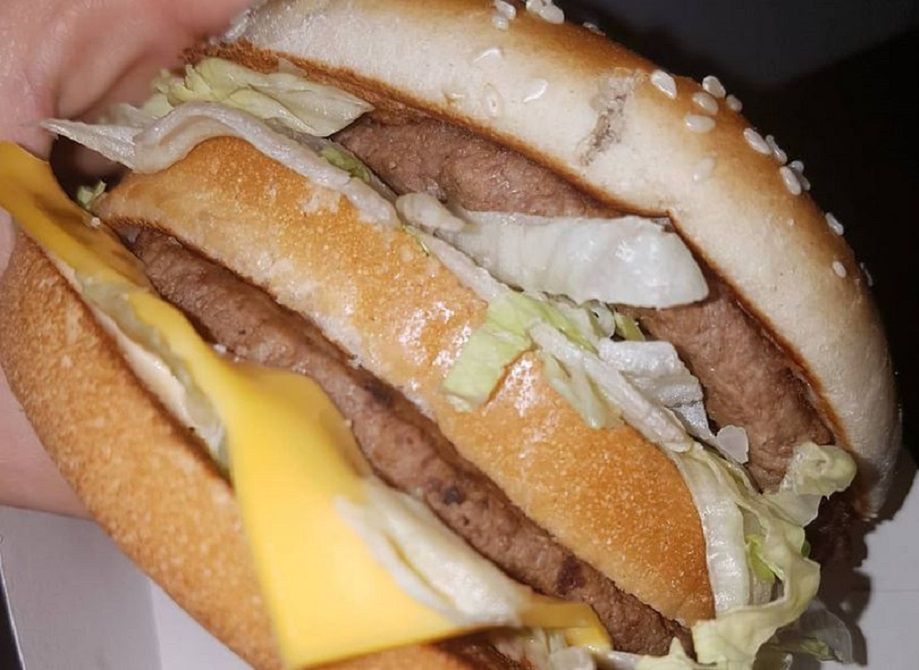 Przepis na domowego Big Maca. Smakuje identycznie jak oryginał