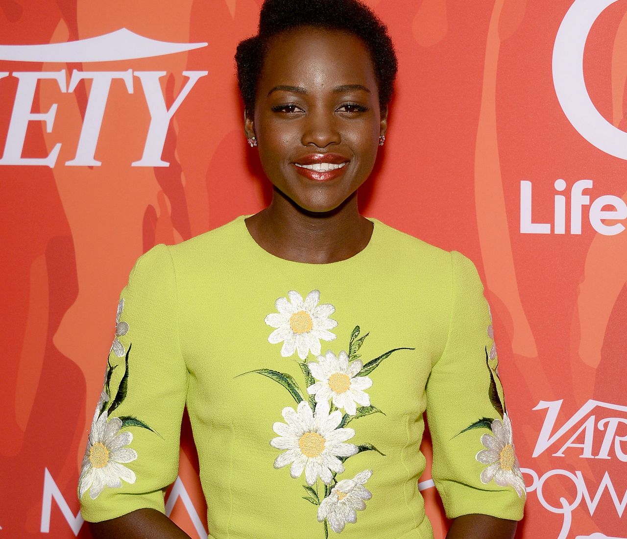 LOOK OF THE DAY: Lupita Nyong'o w sukience Dolce&Gabbana