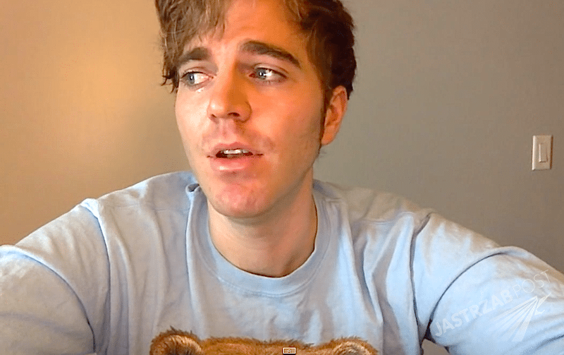 Znany vloger zrobił coming-out na YouTube ze łzami w oczach [WIDEO]