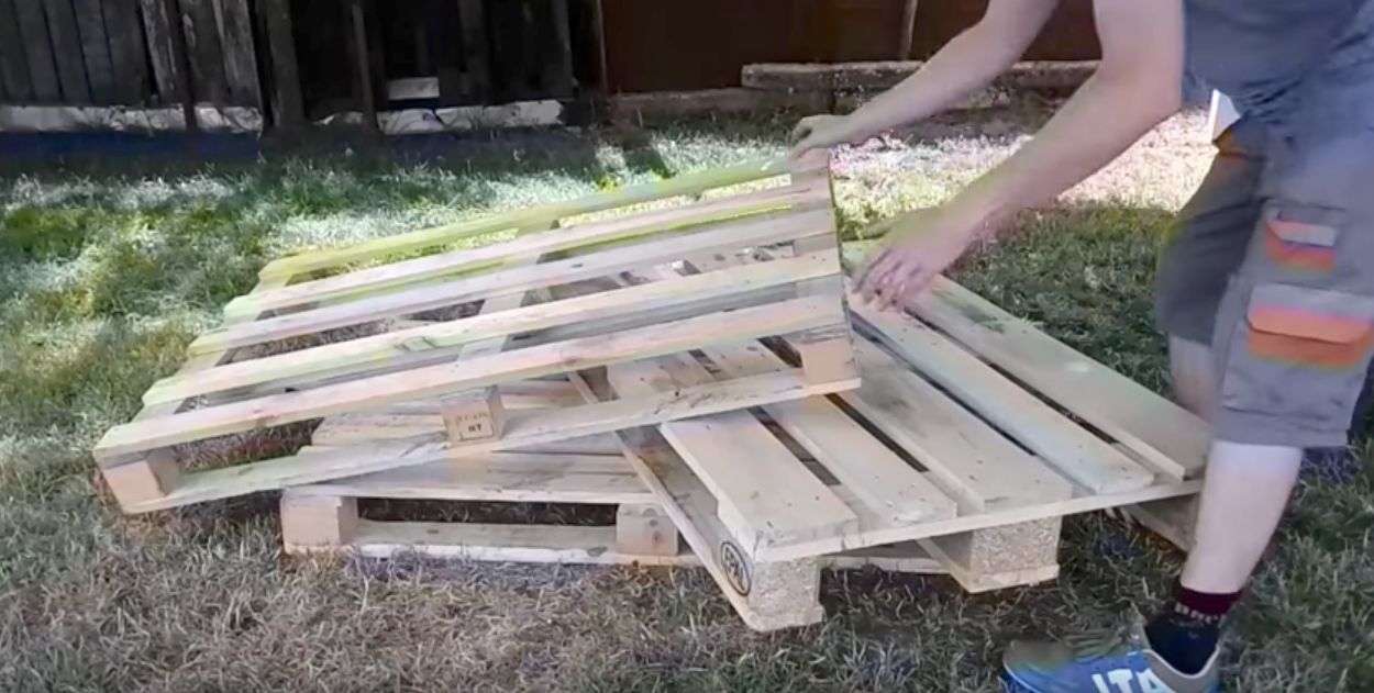 A Man Creates Stunning Furniture Using Wooden Pallets Only. Really Useful, Especially in the Summer!
