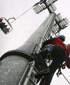 Narciarze ewakuowani z wyciągu na Palenicę